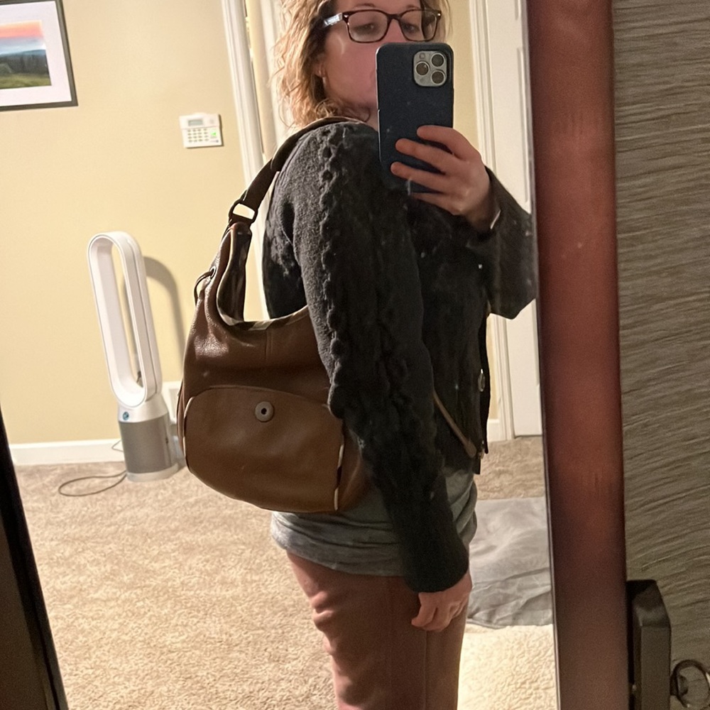 Authentic Burberry leather hobo bag. Used, but only worn 2x. No storage bag. - Picture 13 of 13